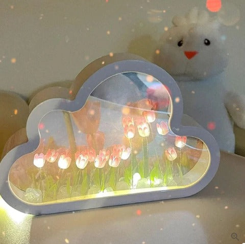 Lampara hermosa de tulipanes infinitos y espejo. ideal para regalar