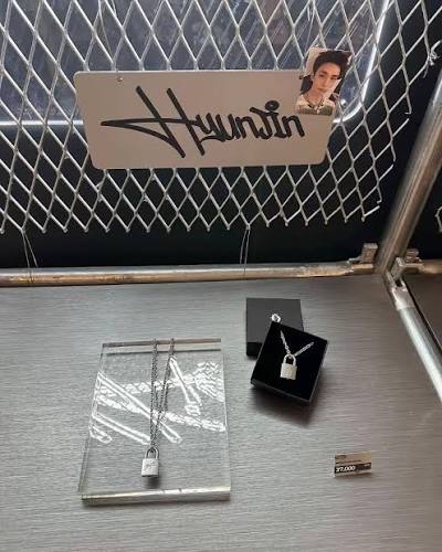 Collar stra kids - Hyunjin